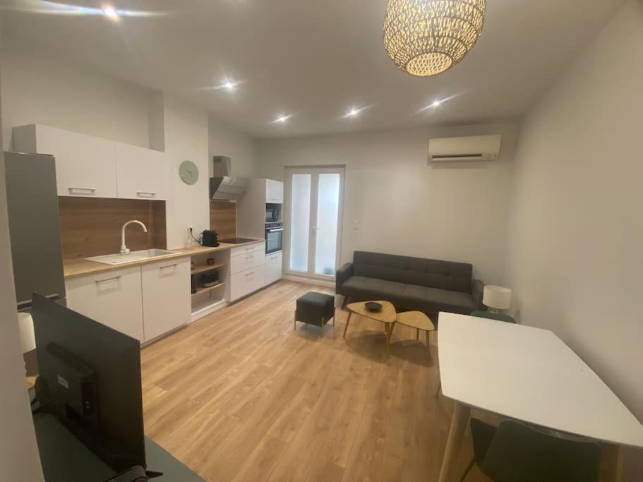 Le Paisiblement Votre 2 Ch, Terrasse, Clim, Park Apartment Montauban Luaran gambar